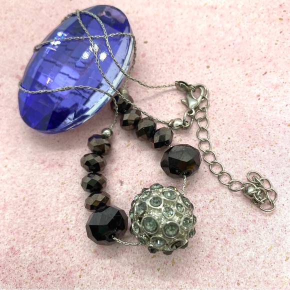 Faceted Glass Beads on Silvertone Chain Necklace - Picture 6 of 8